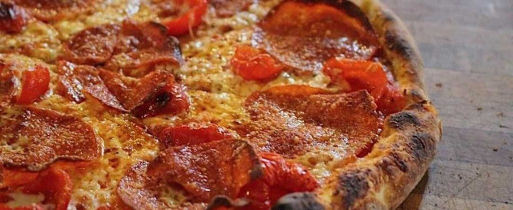 A close up of a pizza

Description automatically generated